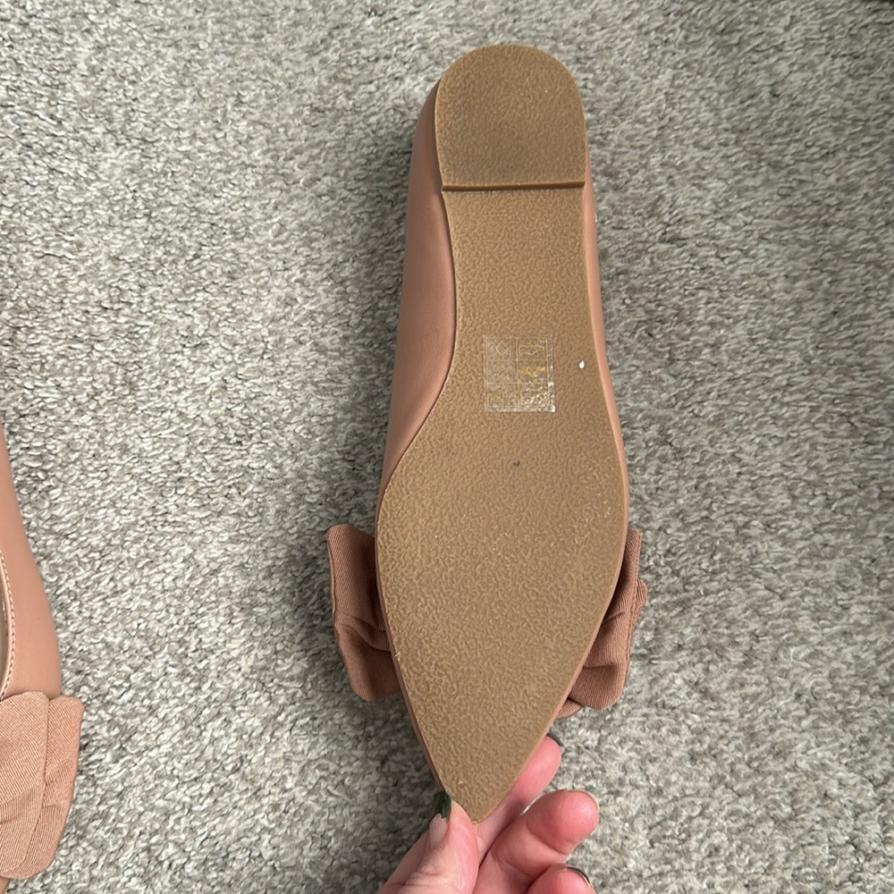 Jack Rogers Tan Bow Flats - Picture 4 of 5